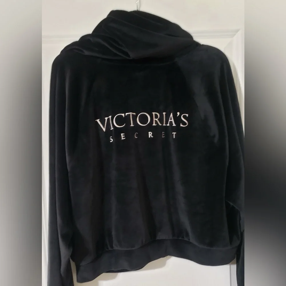 Victoria's Secret Embroidered Velour Black Zip-Up Cropped Jacket Size Large - Picture 1 of 7